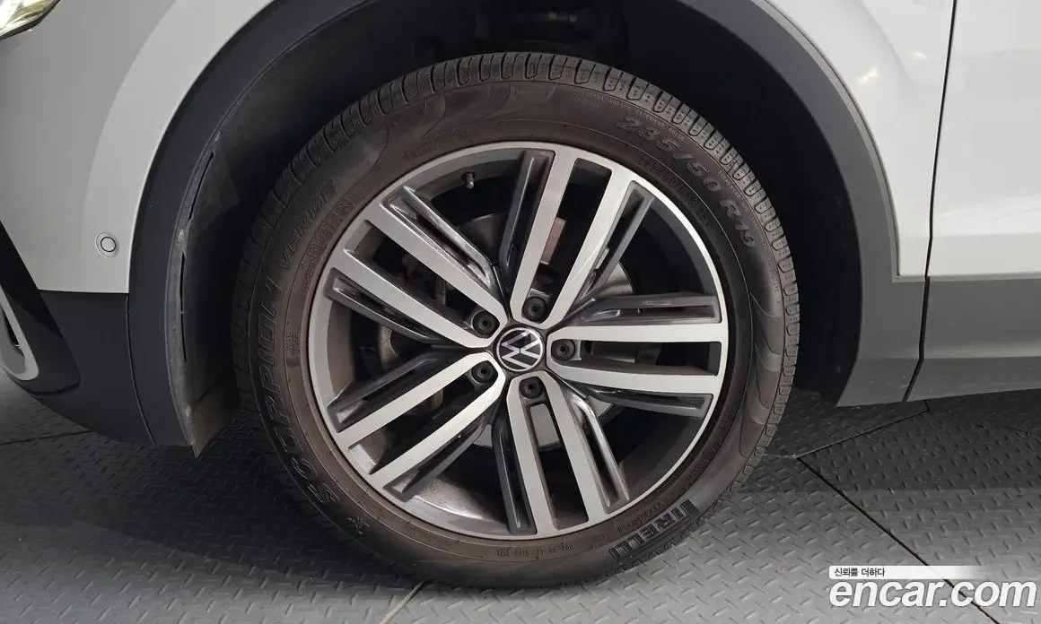 Volkswagen Tiguan 2022 2.0 автомат (гидро), фото 4 Volkswagen Tiguan 2022 2.0 автомат (гидро), фото 4