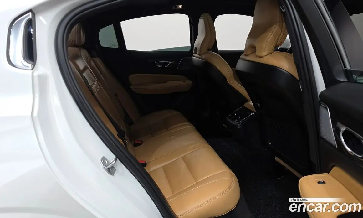 Volvo S60 2021 2.0 автомат (гидро), фото 17 Volvo S60 2021 2.0 автомат (гидро), фото 17
