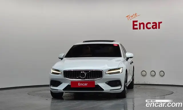 Volvo S60 2021 2.0 автомат (гидро), миниатюра 3 Volvo S60 2021 2.0 автомат (гидро), миниатюра 3