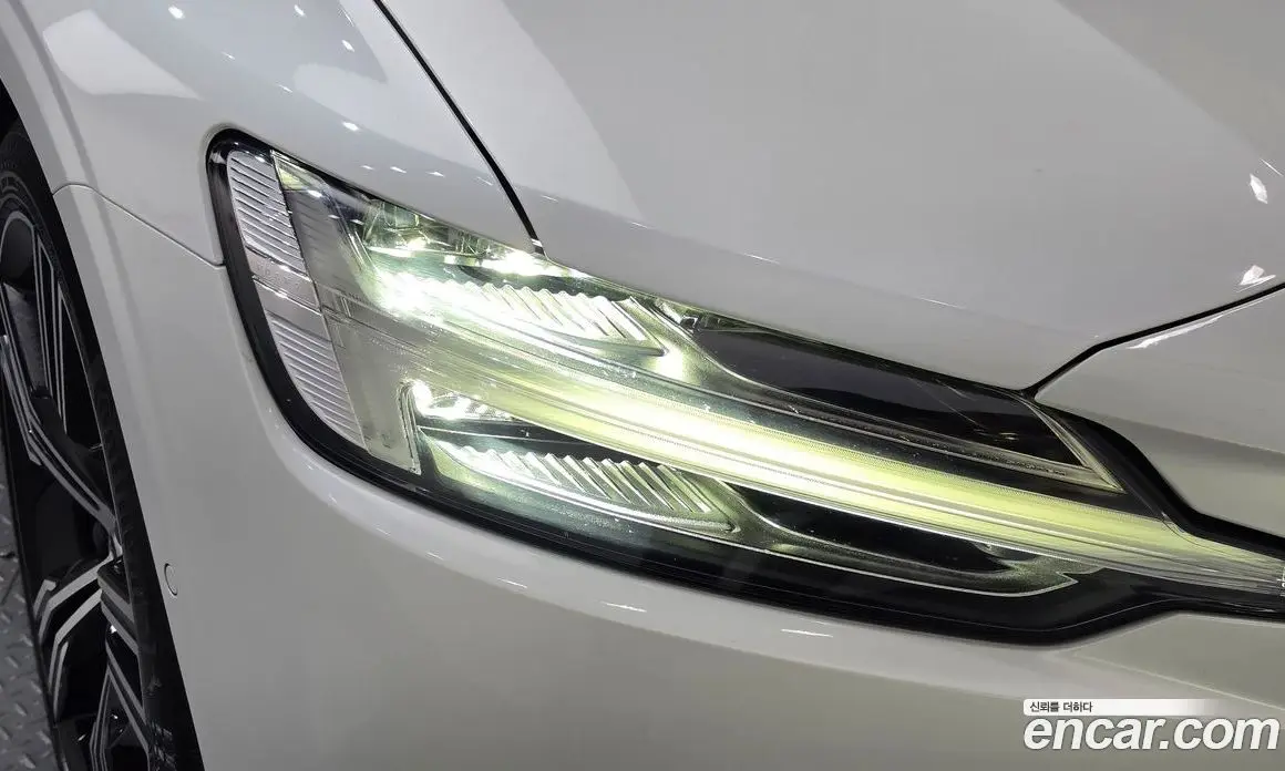 Volvo S60 2021 2.0 автомат (гидро), фото 8 Volvo S60 2021 2.0 автомат (гидро), фото 8