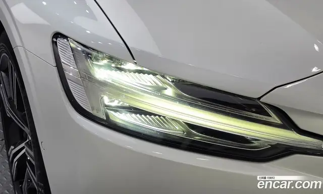 Volvo S60 2021 2.0 автомат (гидро), миниатюра 8 Volvo S60 2021 2.0 автомат (гидро), миниатюра 8
