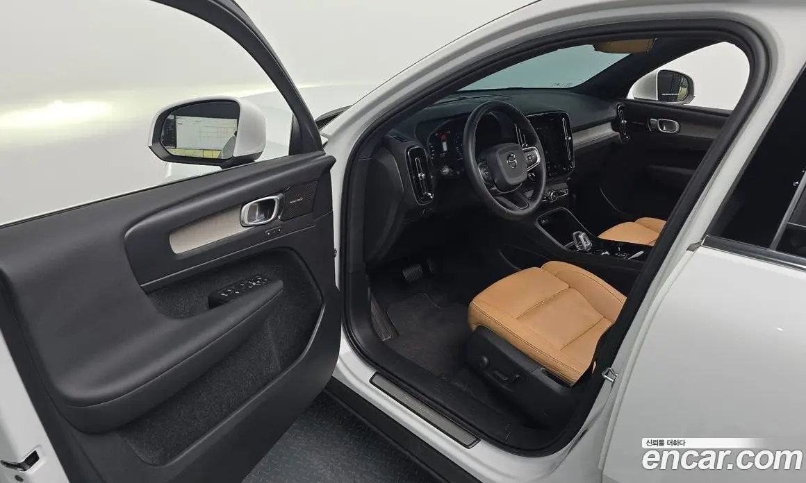Volvo XC40 2020 2.0 автомат (гидро), фото 12 Volvo XC40 2020 2.0 автомат (гидро), фото 12