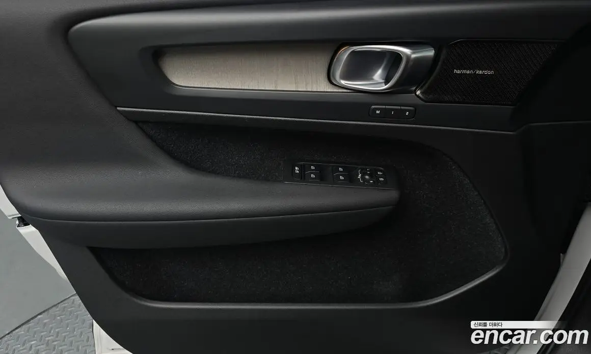 Volvo XC40 2020 2.0 автомат (гидро), фото 13 Volvo XC40 2020 2.0 автомат (гидро), фото 13