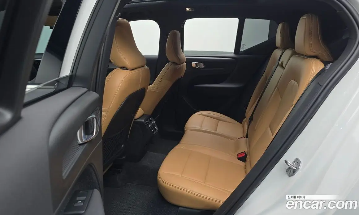 Volvo XC40 2020 2.0 автомат (гидро), фото 17 Volvo XC40 2020 2.0 автомат (гидро), фото 17