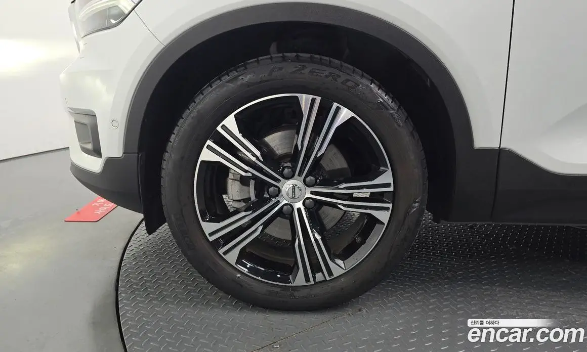 Volvo XC40 2020 2.0 автомат (гидро), фото 4 Volvo XC40 2020 2.0 автомат (гидро), фото 4