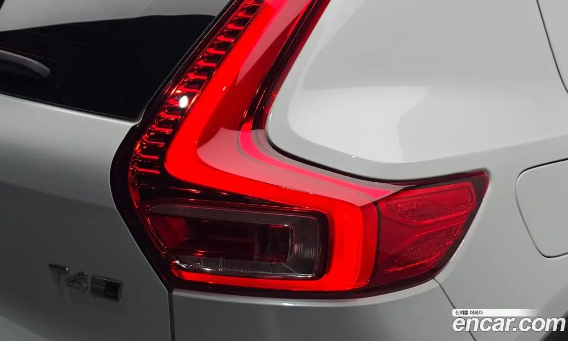 Volvo XC40 2020 2.0 автомат (гидро), фото 8 Volvo XC40 2020 2.0 автомат (гидро), фото 8