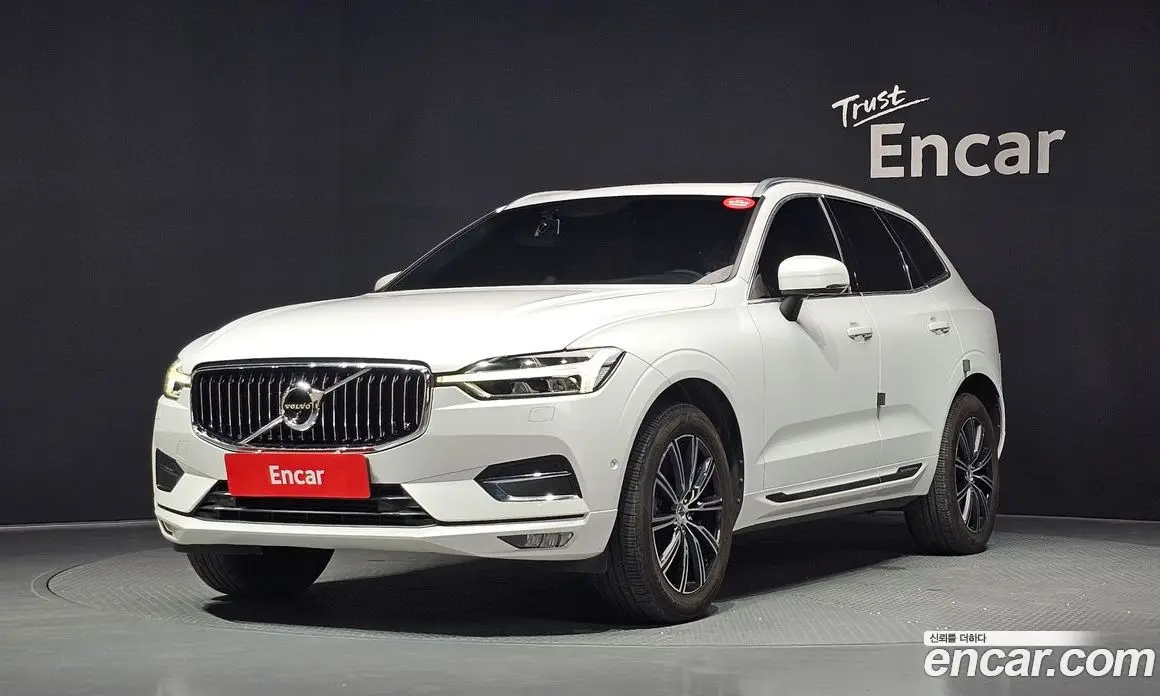 Volvo XC60 2017 2.0 автомат (гидро), фото 1 Volvo XC60 2017 2.0 автомат (гидро), фото 1
