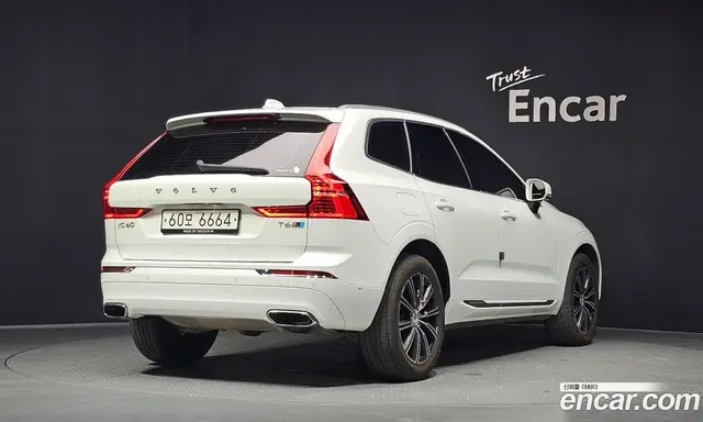 Volvo XC60 2017 2.0 автомат (гидро), миниатюра 2 Volvo XC60 2017 2.0 автомат (гидро), миниатюра 2