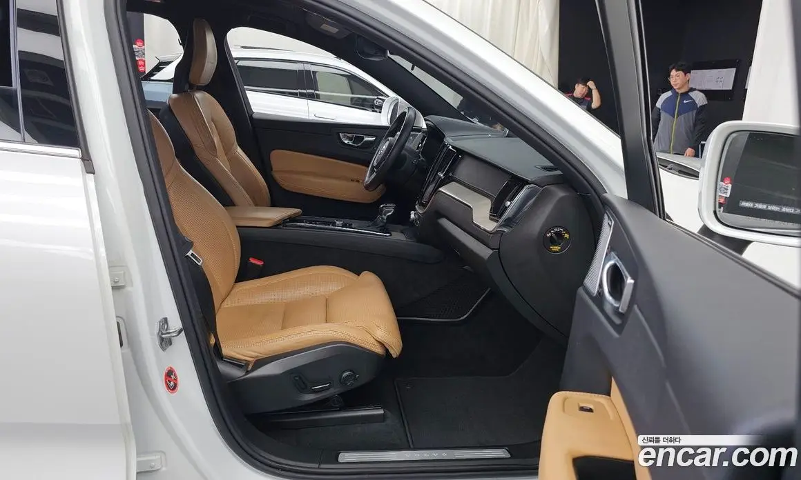 Volvo XC60 2017 2.0 автомат (гидро), фото 11 Volvo XC60 2017 2.0 автомат (гидро), фото 11