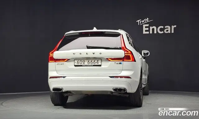 Volvo XC60 2017 2.0 автомат (гидро), миниатюра 4 Volvo XC60 2017 2.0 автомат (гидро), миниатюра 4