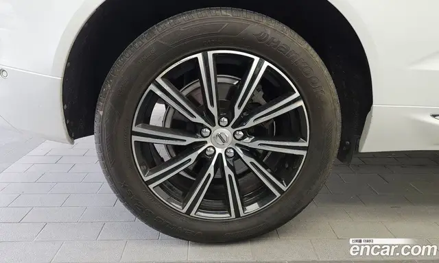 Volvo XC60 2017 2.0 автомат (гидро), миниатюра 5 Volvo XC60 2017 2.0 автомат (гидро), миниатюра 5