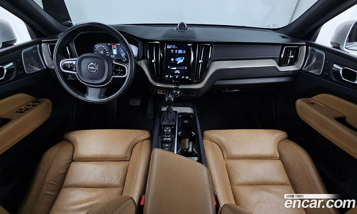 Volvo XC60 2017 2.0 автомат (гидро), фото 7 Volvo XC60 2017 2.0 автомат (гидро), фото 7