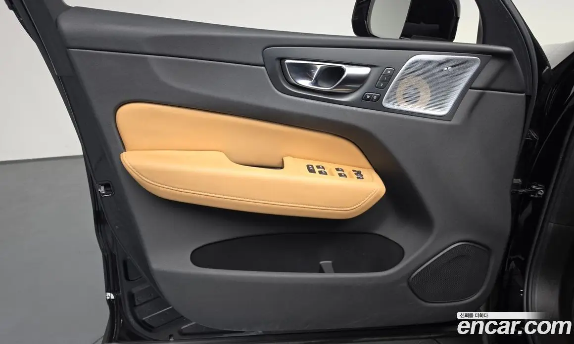 Volvo XC60 2019 2.0 автомат (гидро), фото 13 Volvo XC60 2019 2.0 автомат (гидро), фото 13