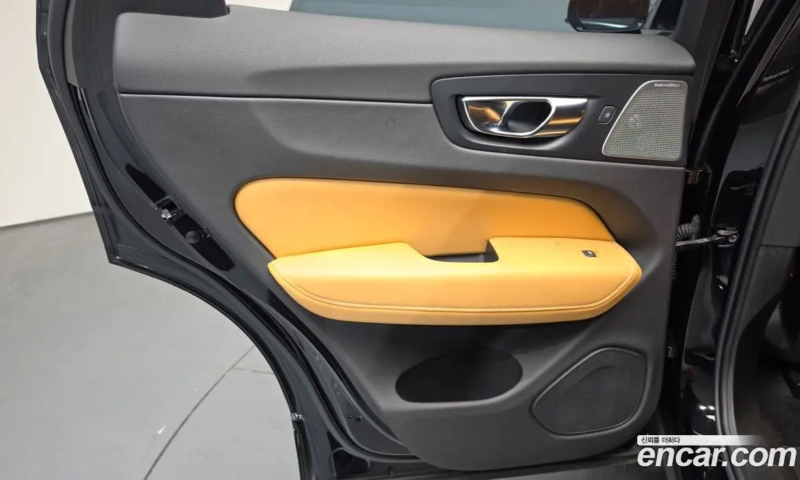 Volvo XC60 2019 2.0 автомат (гидро), фото 14 Volvo XC60 2019 2.0 автомат (гидро), фото 14