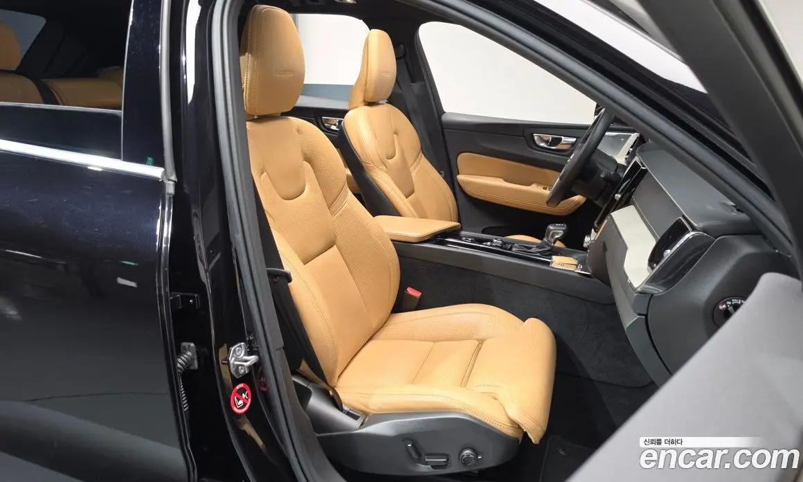 Volvo XC60 2019 2.0 автомат (гидро), фото 15 Volvo XC60 2019 2.0 автомат (гидро), фото 15