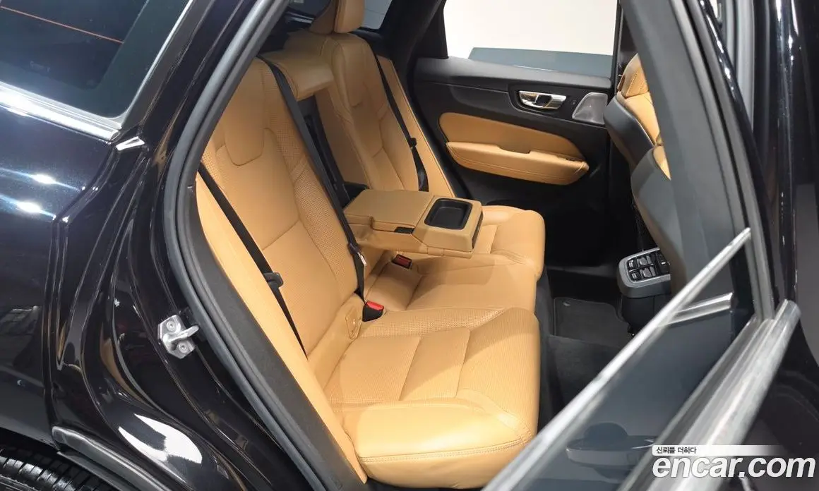 Volvo XC60 2019 2.0 автомат (гидро), фото 16 Volvo XC60 2019 2.0 автомат (гидро), фото 16