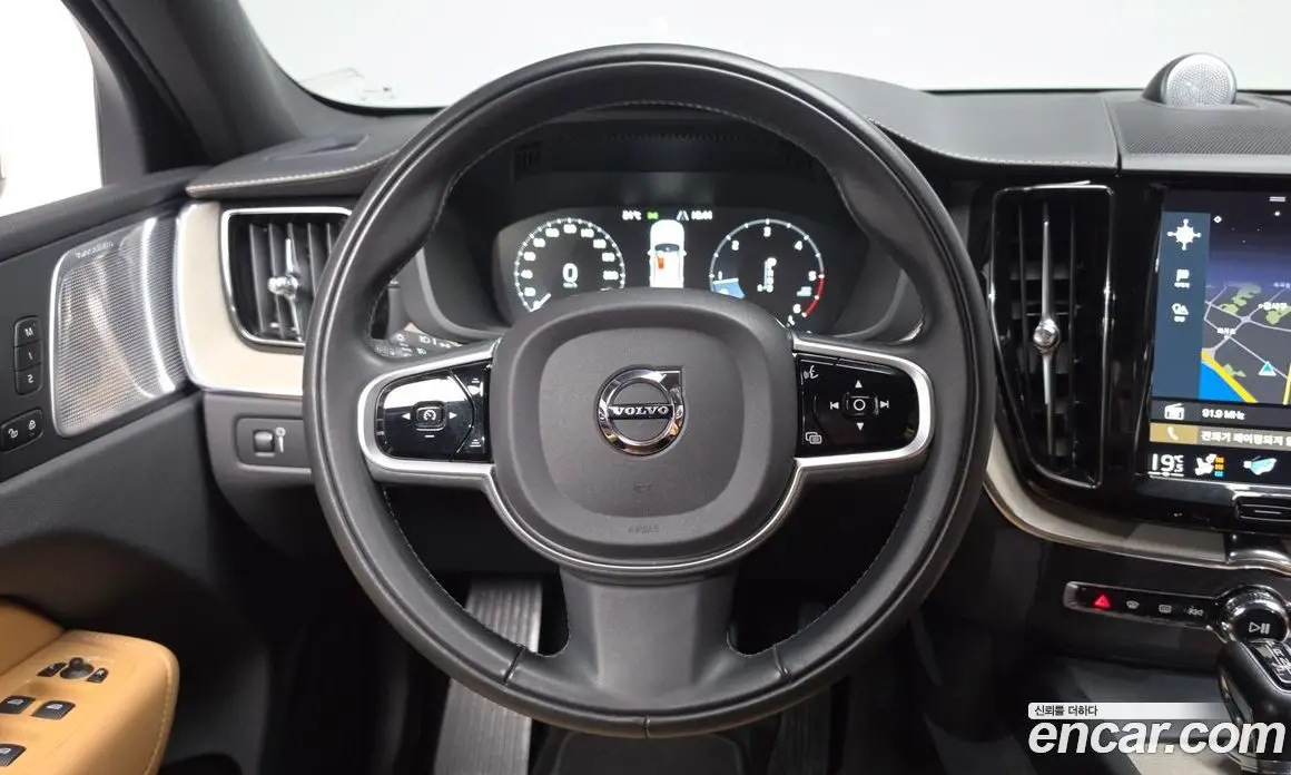 Volvo XC60 2019 2.0 автомат (гидро), фото 18 Volvo XC60 2019 2.0 автомат (гидро), фото 18