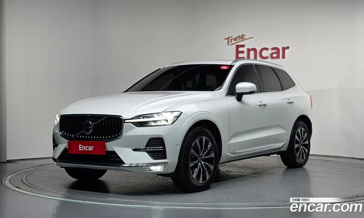 Volvo XC60 2022 2.0 автомат (гидро), фото 1 Volvo XC60 2022 2.0 автомат (гидро), фото 1
