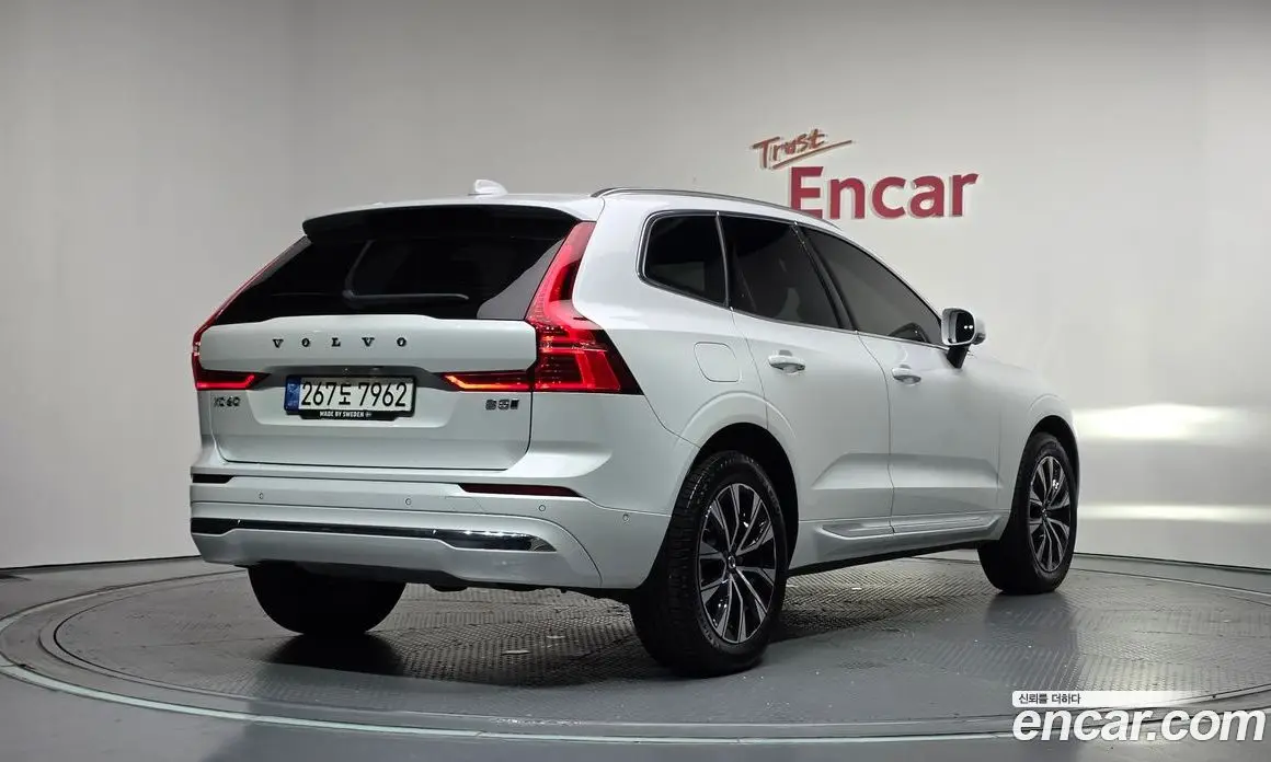 Volvo XC60 2022 2.0 автомат (гидро), фото 2 Volvo XC60 2022 2.0 автомат (гидро), фото 2