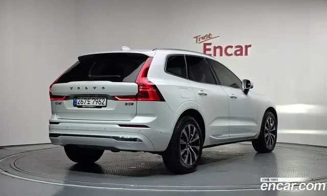 Volvo XC60 2022 2.0 автомат (гидро), миниатюра 2 Volvo XC60 2022 2.0 автомат (гидро), миниатюра 2