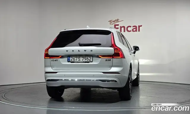 Volvo XC60 2022 2.0 автомат (гидро), миниатюра 4 Volvo XC60 2022 2.0 автомат (гидро), миниатюра 4