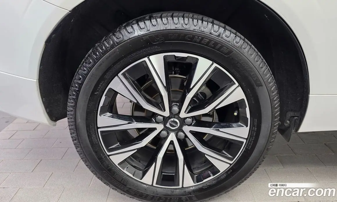 Volvo XC60 2022 2.0 автомат (гидро), фото 5 Volvo XC60 2022 2.0 автомат (гидро), фото 5