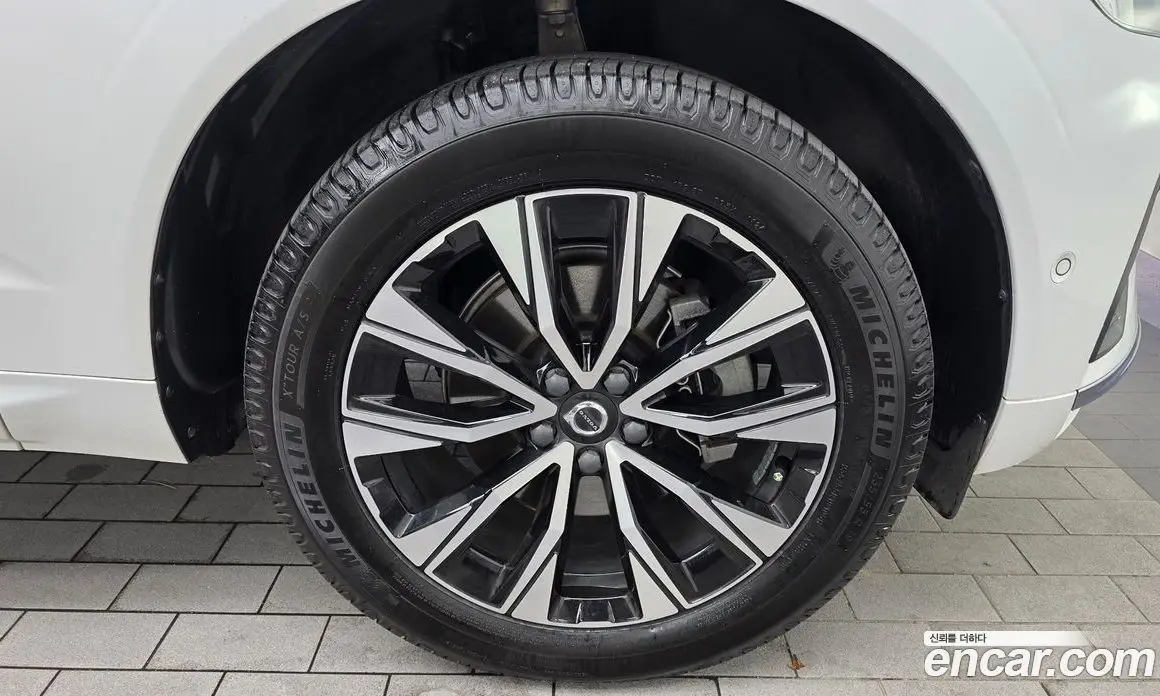Volvo XC60 2022 2.0 автомат (гидро), фото 7 Volvo XC60 2022 2.0 автомат (гидро), фото 7
