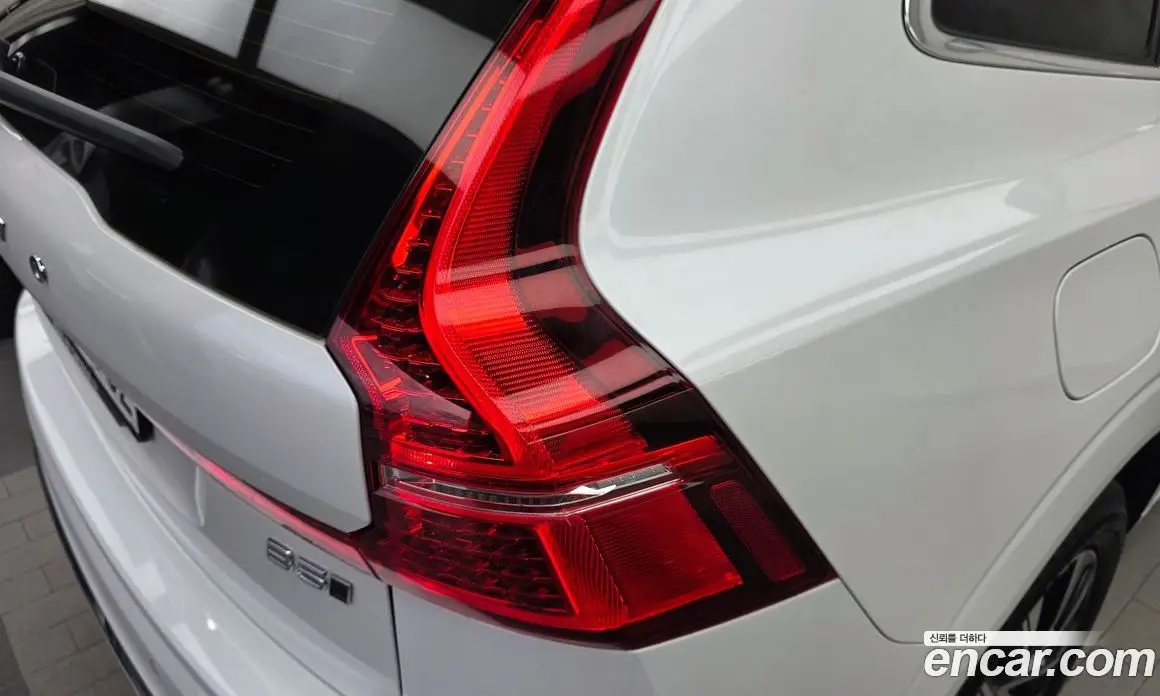 Volvo XC60 2022 2.0 автомат (гидро), фото 9 Volvo XC60 2022 2.0 автомат (гидро), фото 9