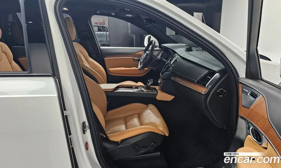 Volvo XC90 2019 2.0 автомат (гидро), фото 15 Volvo XC90 2019 2.0 автомат (гидро), фото 15