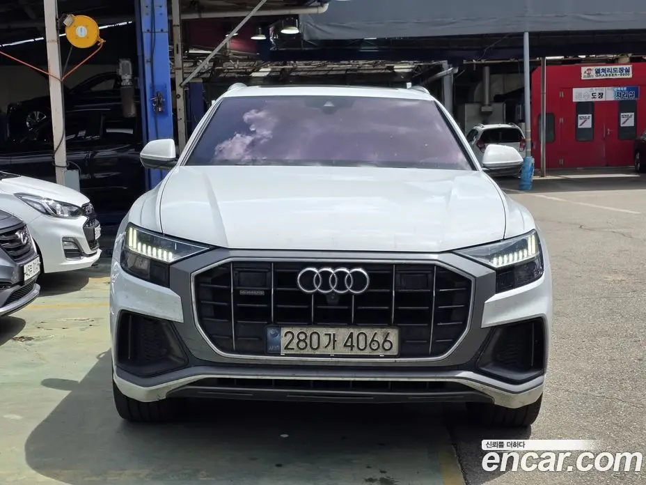 Audi Q8 2021 3.0 автомат (гидро), фото 4 Audi Q8 2021 3.0 автомат (гидро), фото 4