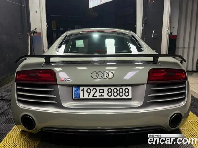 Audi R8 2014 5.2 автомат (гидро), миниатюра 4