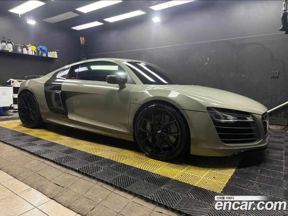 Audi R8 2014 5.2 автомат (гидро), фото 5