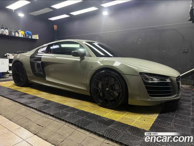 Audi R8 2014 5.2 автомат (гидро), миниатюра 5