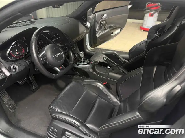 Audi R8 2014 5.2 автомат (гидро), миниатюра 7
