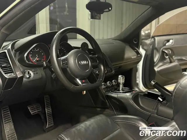 Audi R8 2014 5.2 автомат (гидро), миниатюра 9