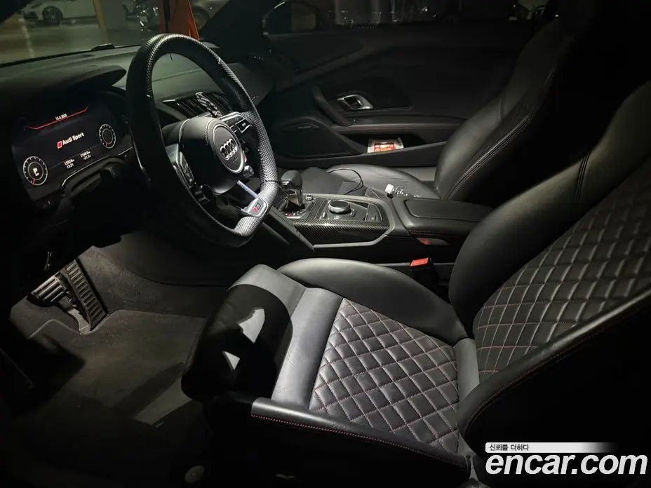 Audi R8 2021 5.2 автомат (гидро), фото 7