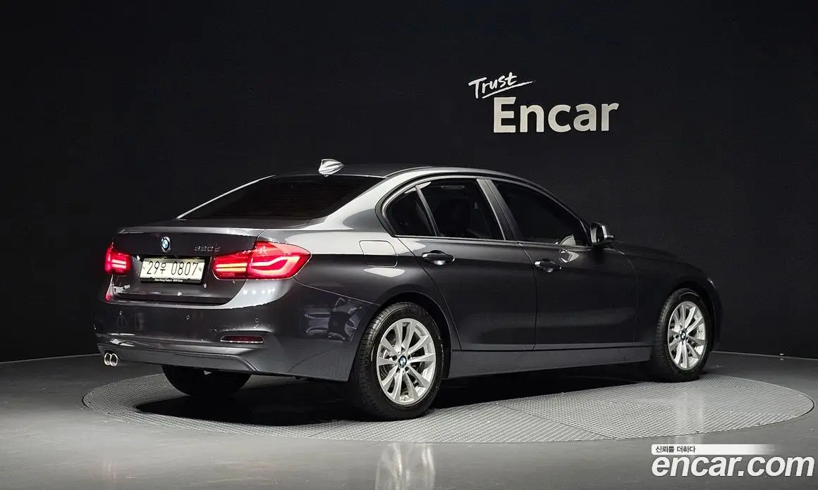 BMW 3 серия 2016 2.0 автомат (гидро), фото 1 BMW 3 серия 2016 2.0 автомат (гидро), фото 1