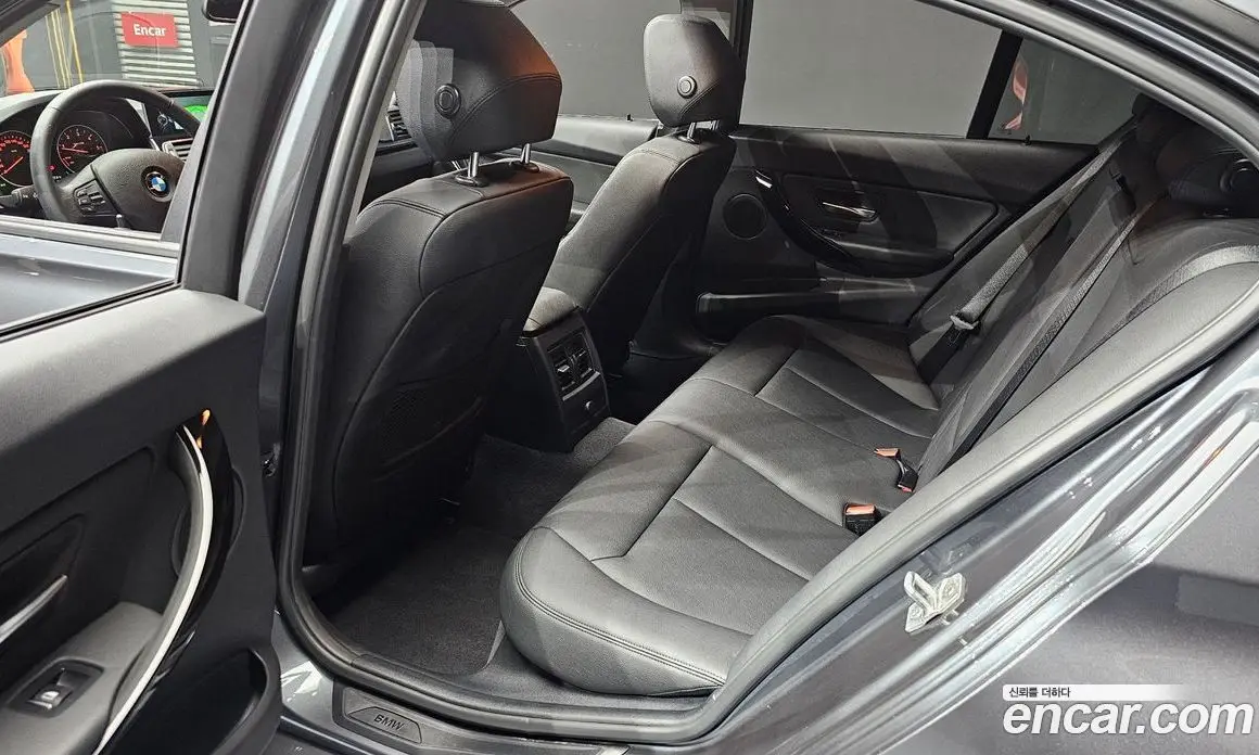 BMW 3 серия 2016 2.0 автомат (гидро), фото 15 BMW 3 серия 2016 2.0 автомат (гидро), фото 15