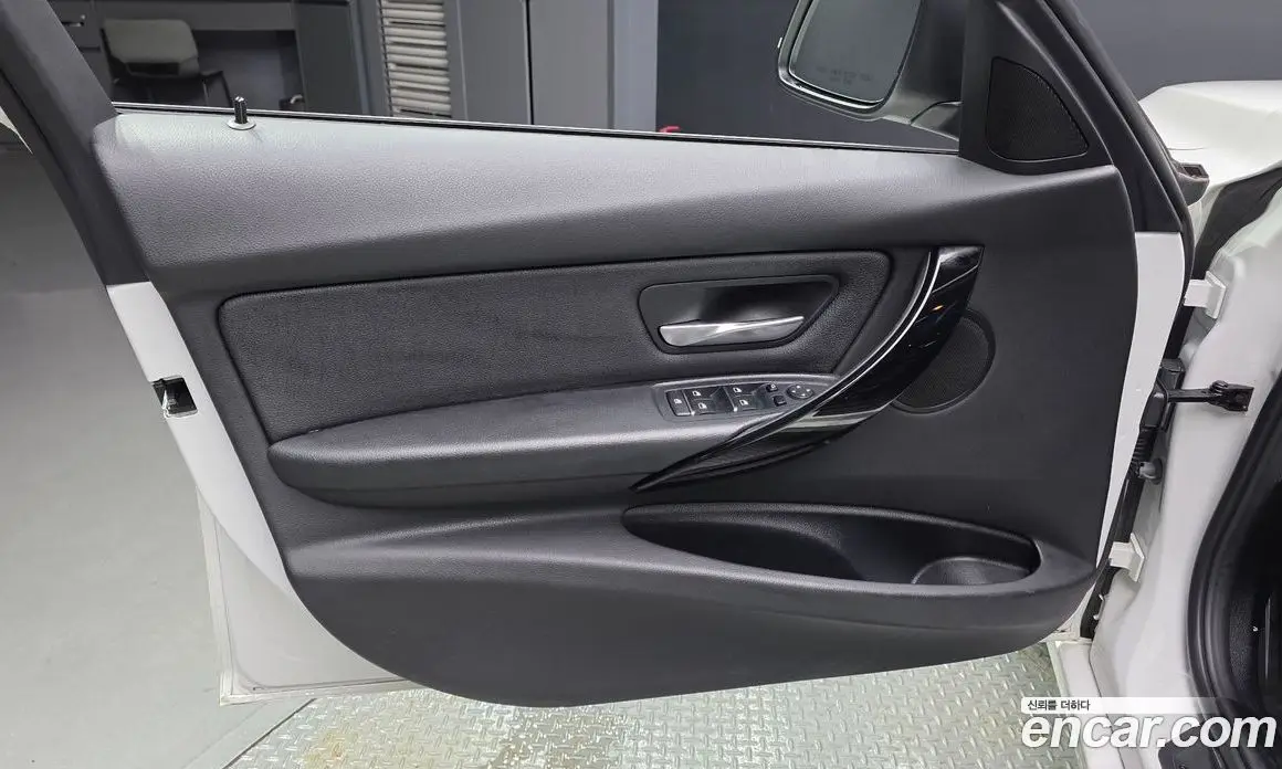 BMW 3 серия 2018 2.0 автомат (гидро), фото 14