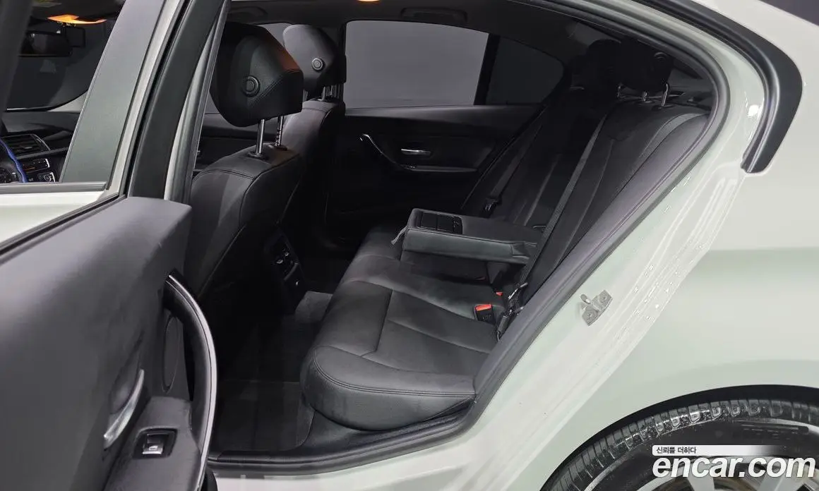 BMW 3 серия 2018 2.0 автомат (гидро), фото 16