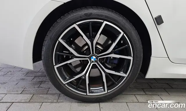 BMW 5 серия 2023 2.0 автомат (гидро), миниатюра 5 BMW 5 серия 2023 2.0 автомат (гидро), миниатюра 5