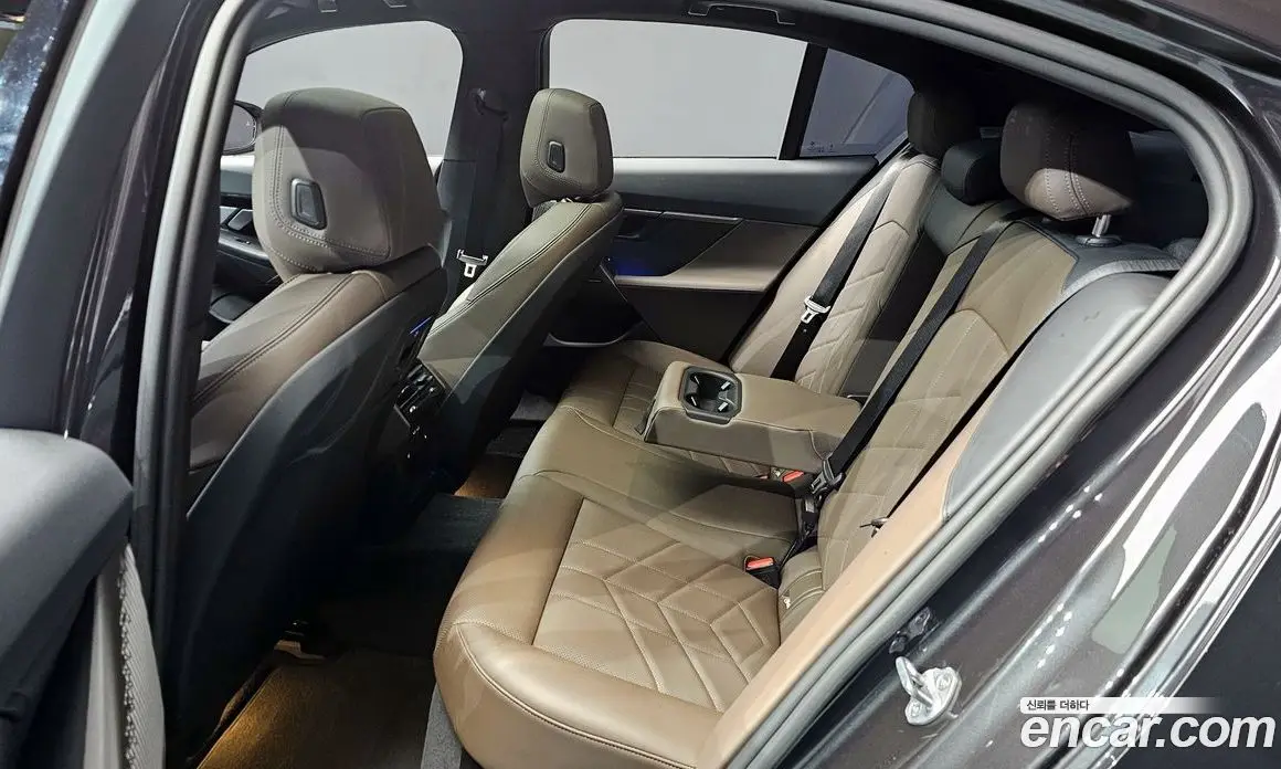 BMW 5 серия 2024 2.0 автомат (гидро), фото 13