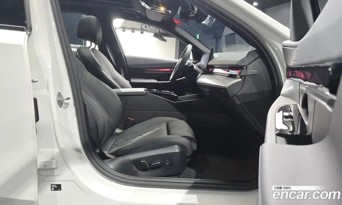BMW 5 серия 2025 2.0 автомат (гидро), фото 16 BMW 5 серия 2025 2.0 автомат (гидро), фото 16