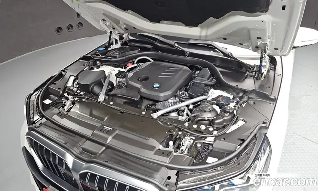 BMW 5 серия 2025 2.0 автомат (гидро), миниатюра 6 BMW 5 серия 2025 2.0 автомат (гидро), миниатюра 6
