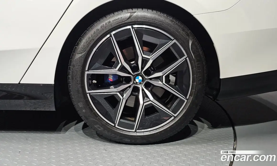 BMW 5 серия 2025 2.0 автомат (гидро), фото 7 BMW 5 серия 2025 2.0 автомат (гидро), фото 7