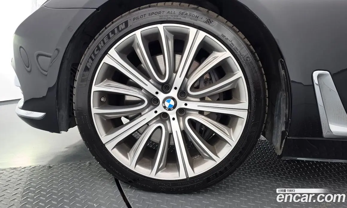 BMW 7 серия 2015 4.4 автомат (гидро), фото 5 BMW 7 серия 2015 4.4 автомат (гидро), фото 5