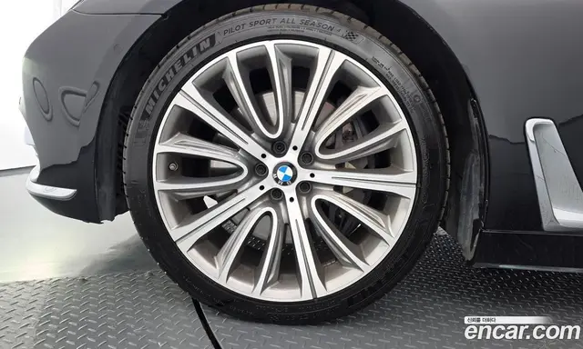 BMW 7 серия 2015 4.4 автомат (гидро), миниатюра 5 BMW 7 серия 2015 4.4 автомат (гидро), миниатюра 5