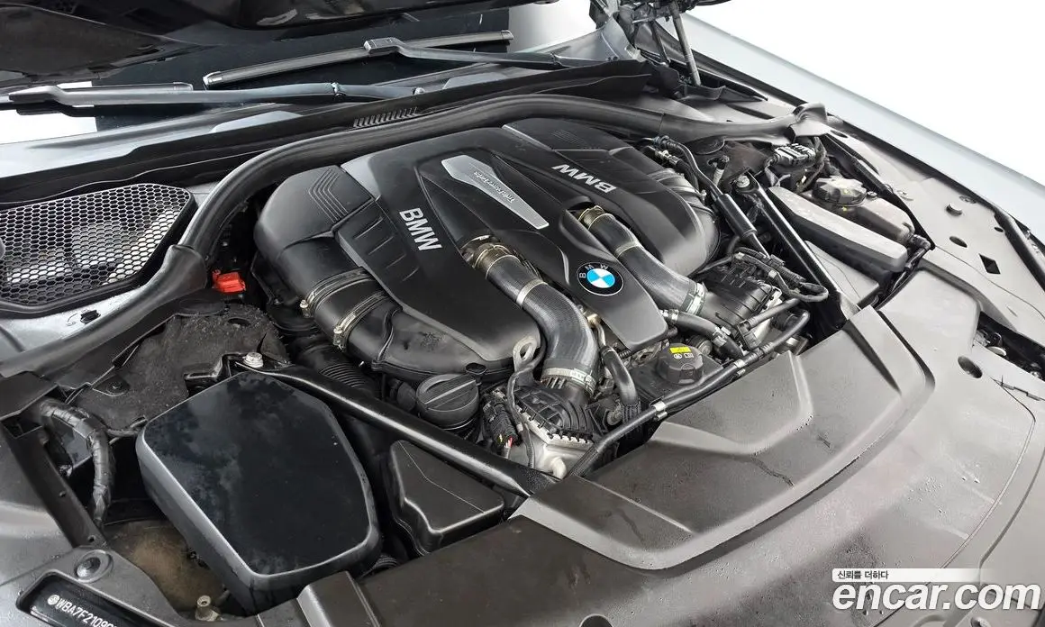 BMW 7 серия 2015 4.4 автомат (гидро), фото 6 BMW 7 серия 2015 4.4 автомат (гидро), фото 6