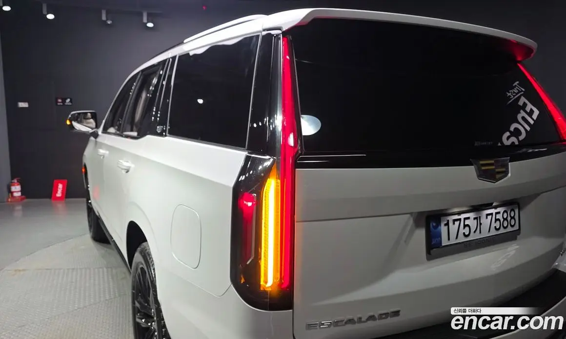 Cadillac Escalade 2024 6.2 автомат (гидро), фото 8 Cadillac Escalade 2024 6.2 автомат (гидро), фото 8