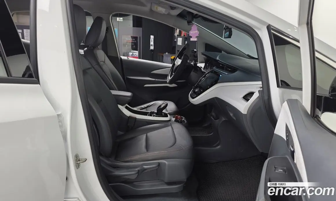 Chevrolet Bolt EV 2018 0.2 автомат (гидро), фото 17 Chevrolet Bolt EV 2018 0.2 автомат (гидро), фото 17